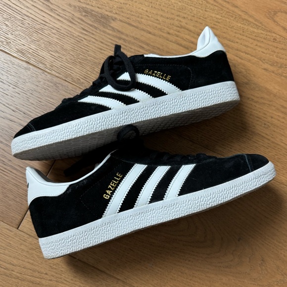 adidas Shoes - Adidas Gazelle Ladies Sneaker -  Black & White - Size 7.5 - EUC